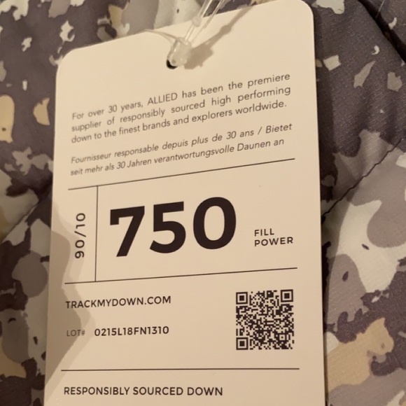 Ski Jacket - Picture 8 of 9